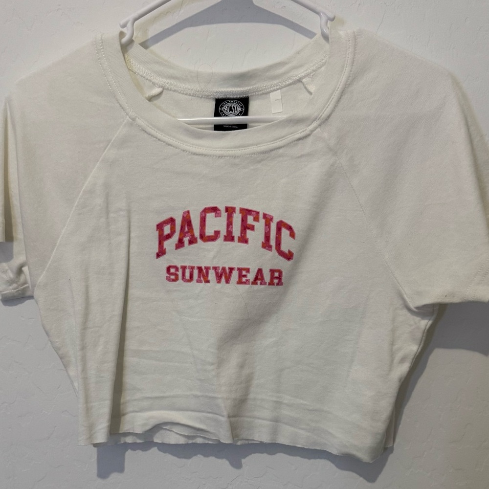 “Pacific sun wear” whit baby tee